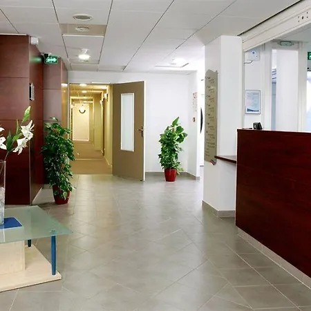 Appart'city Classic Acropolis 3*