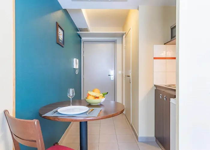 Appart'city Classic Acropolis 3*